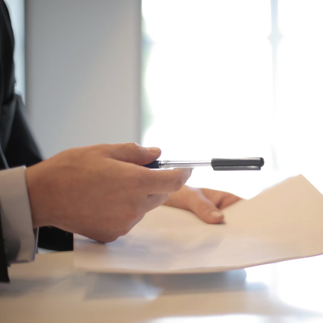 مراجعة واعتماد مستندات المطالبات الطبية